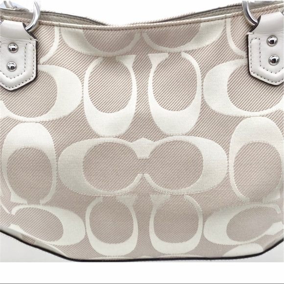 EUC Coach Campbell Signature Izzy Ivory Shoulder Bag - Picture 4 of 15